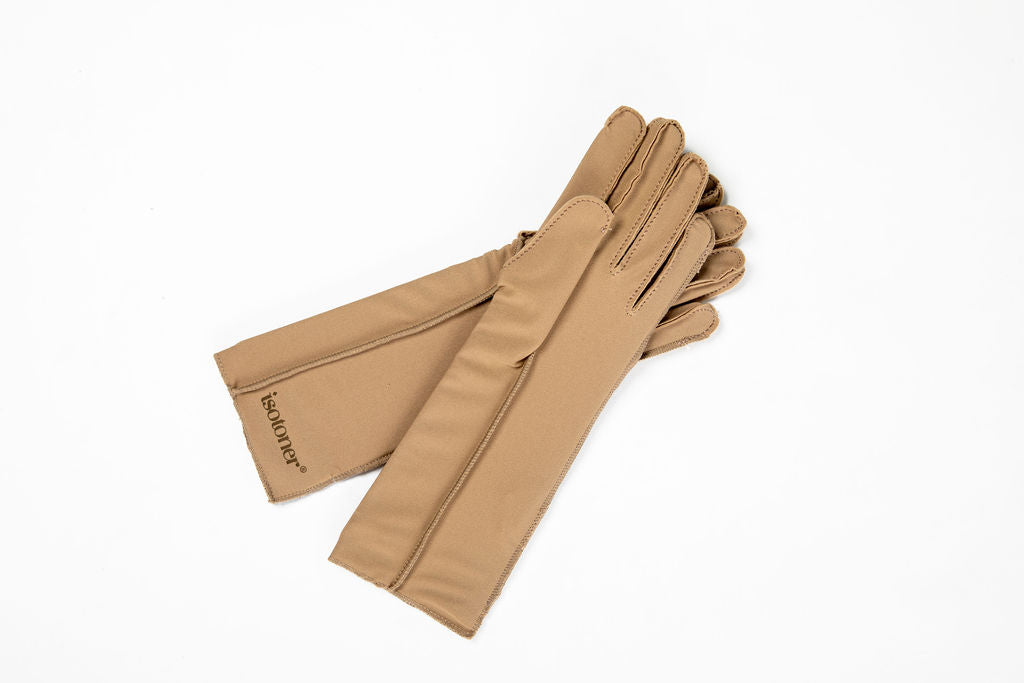 Differences Between Compression Gloves and Braces (And When to Use Each)